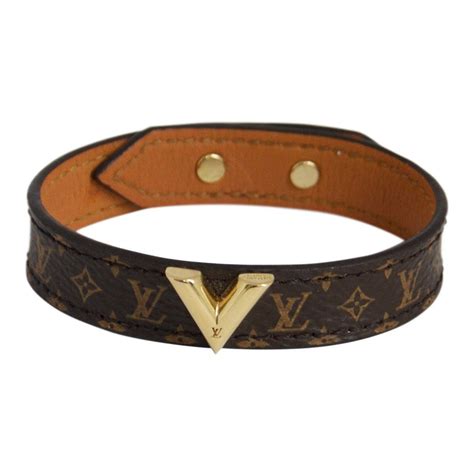 louis vuitton bracciale essential v|louis vuitton v bracelet.